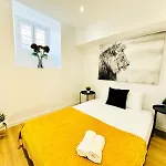 Luxury Flat, Perfect And Ideal For Tourists Daire *