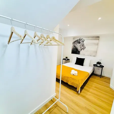 Apartment Luxury Flat, Perfect And Ideal For Tourists