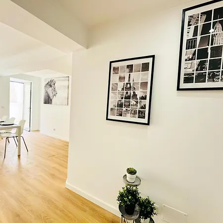 Apartment Luxury Flat, Perfect And Ideal For Tourists *