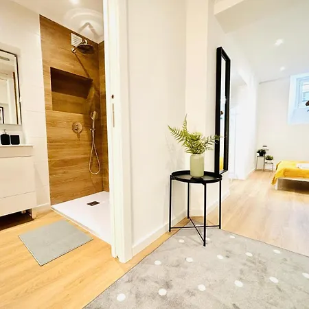 Luxury Flat, Perfect And Ideal For Tourists דירה