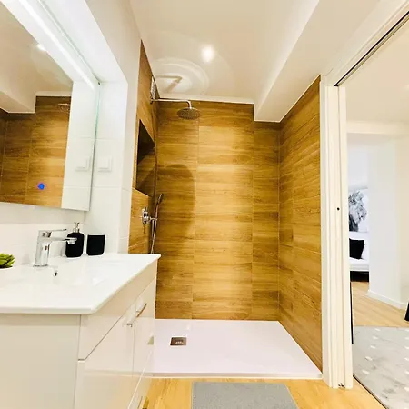 아파트 Luxury Flat, Perfect And Ideal For Tourists *