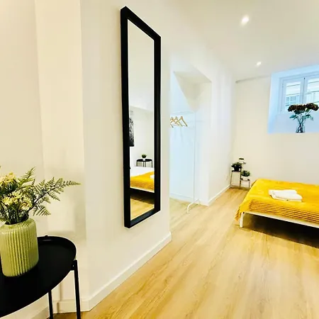 Luxury Flat, Perfect And Ideal For Tourists דירה *